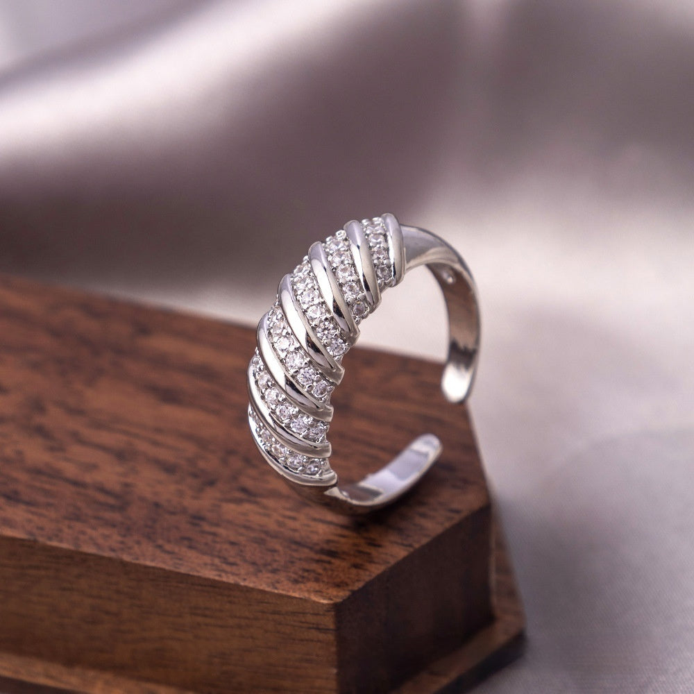 Vintage Industrial Gold-Plated Zircon Ring – Adjustable Fashion Jewelry