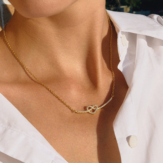 Women’s Titanium Steel Rhinestone Heart Necklace – Elegant Pendant Jewelry