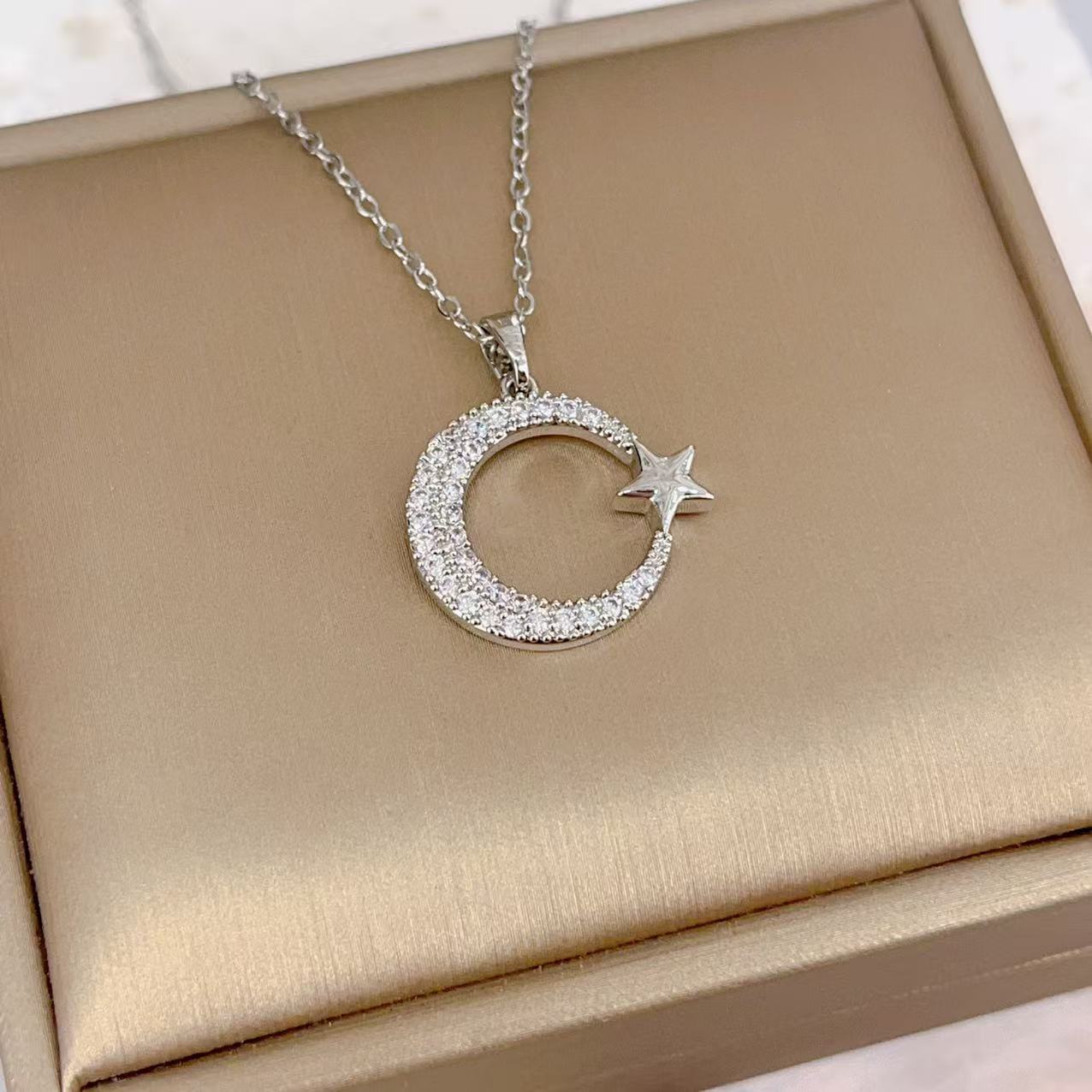 Xingyue Zircon Geometric Pendant Necklace – Titanium Steel Women’s Fashion Jewelry